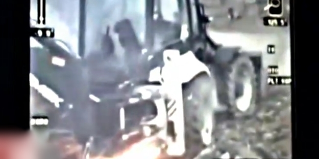 Hendek kazan kepçe havaya uçuruldu - VİDEO