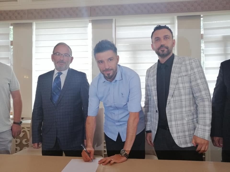 Belediye Kütahyaspor’da teknik direktörlük görevine Polat Çetin getirildi 