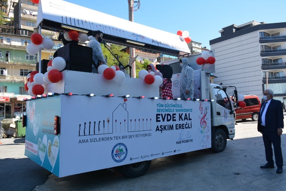 Belediye mahalle mahalle konser veriyor 