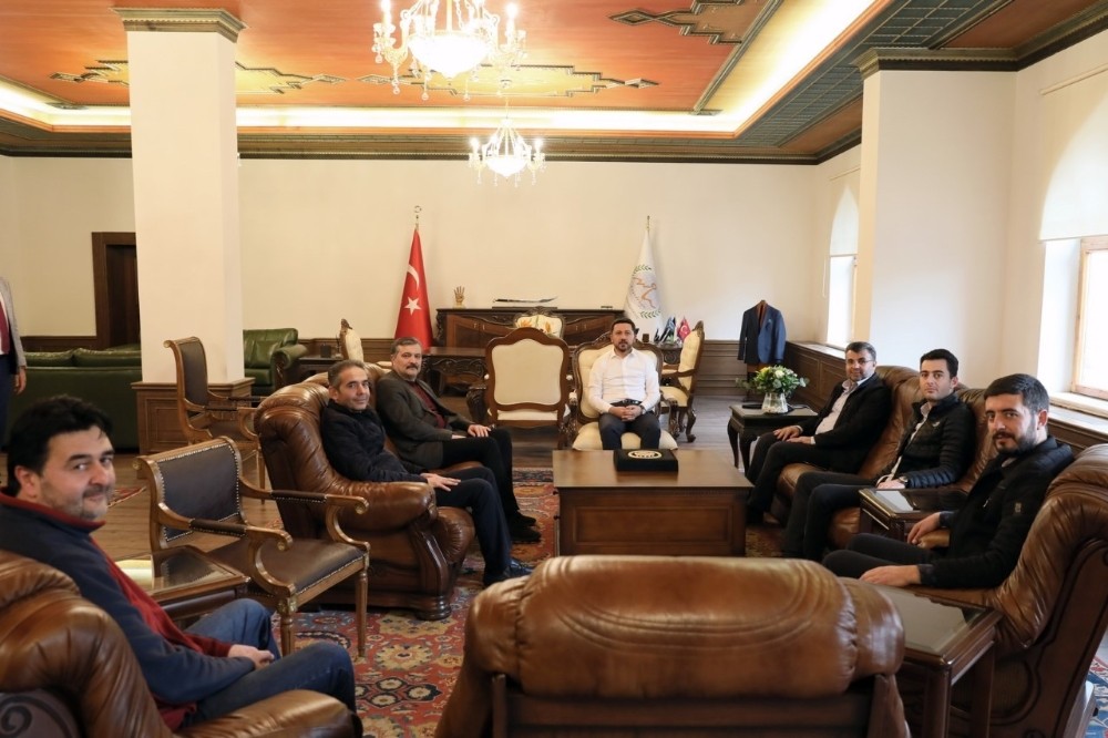Belediye Meclis üyeleri “Gönül Kumbarası” iyilik harekatına destek verdi 