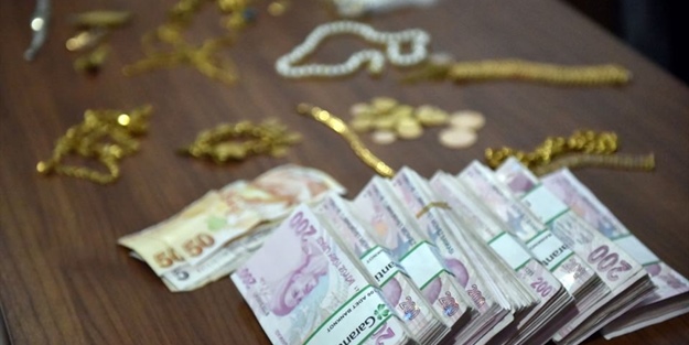 Belediye otobüsünde bir servet unuttu!