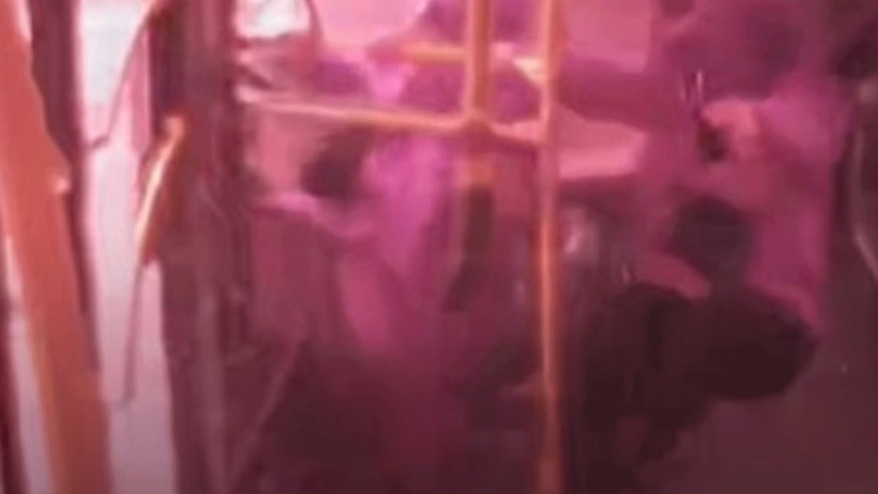 Belediye otobüsünde dehşet anları: Çok sayıda yaralı var!