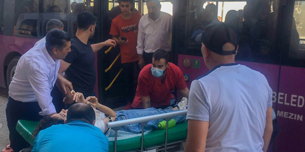 Belediye otobüsünde panik dolu anlar! Şoförün hareketi takdir topladı