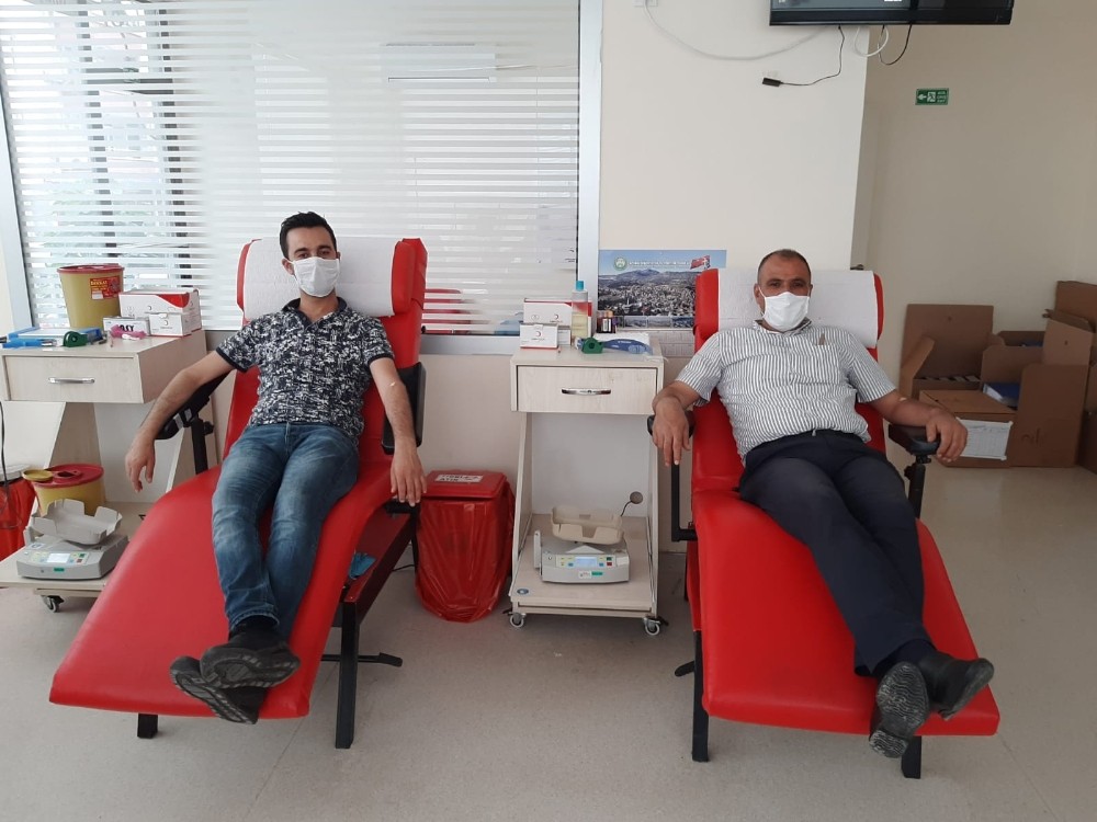 Belediye personelinden kan bağışına desteği 