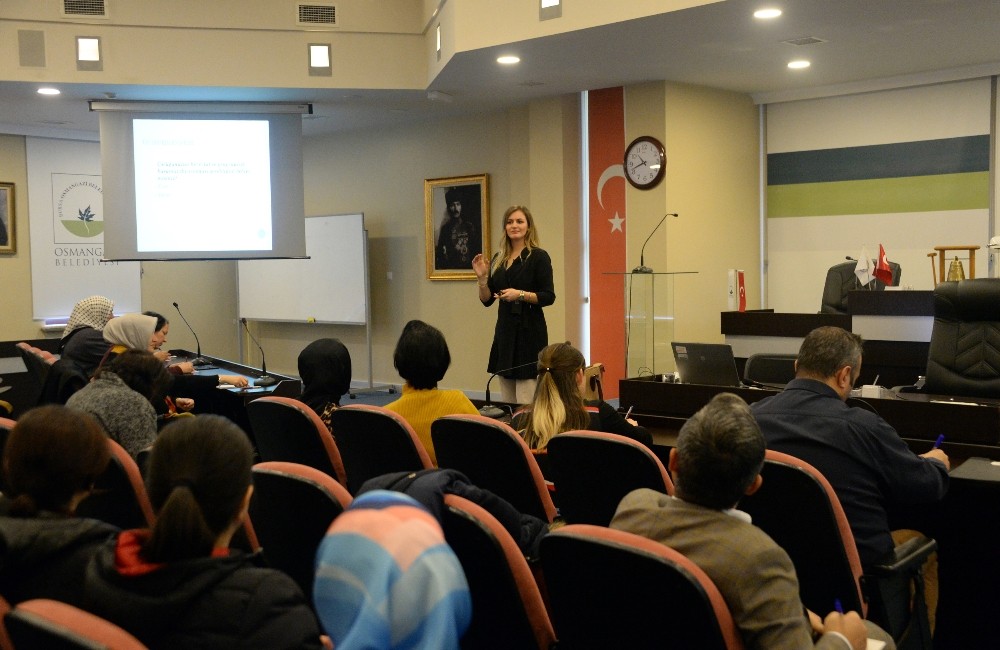 Belediye personeline ergenlik semineri 