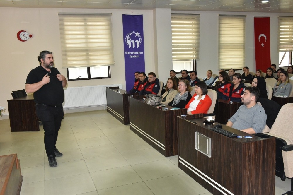 Belediye personeline ilk yardım eğitimi 