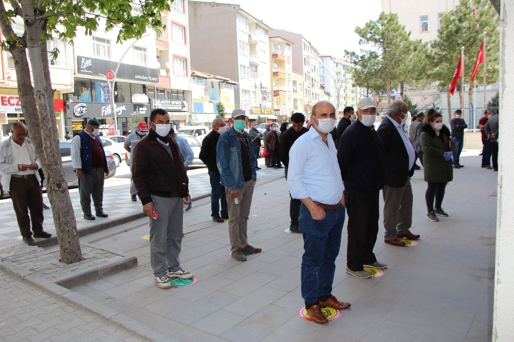 Belediye sosyal mesafeye etiketli çözüm 