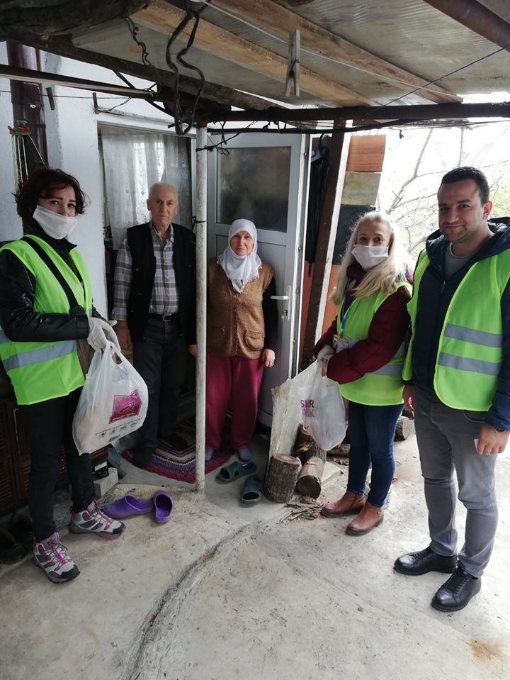 Belediye yaşlıların yanında 