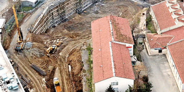 Belediye yazıyla uyardı… ‘Kayıyor’
