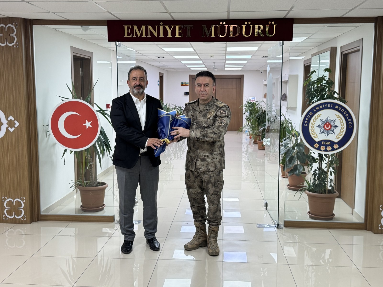 Belediye’den Emniyet Müdürlüğü’ne Kutlama Ziyareti