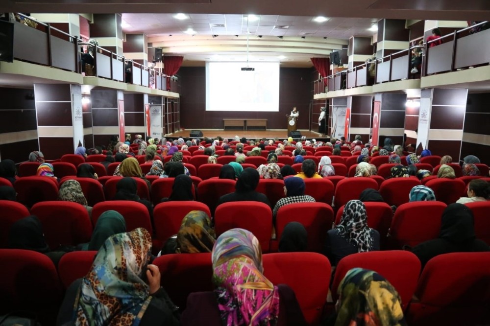 Belediyeden kadınlar günü programı 
