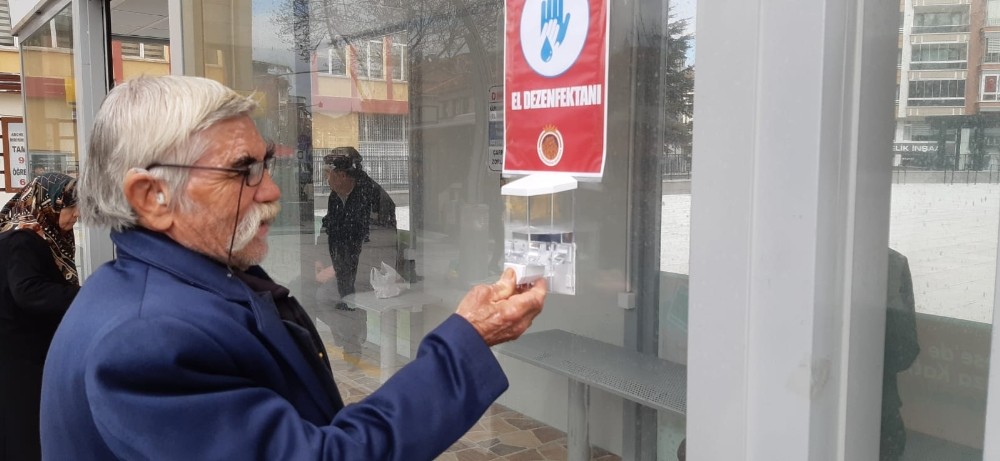 Belediyeden “sebil dezenfektan” uygulaması 