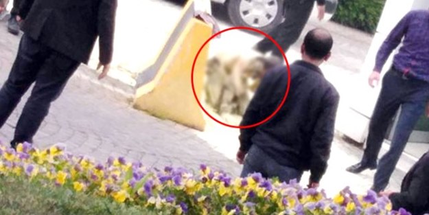 Belediyenin önünde kendisini yaktı!