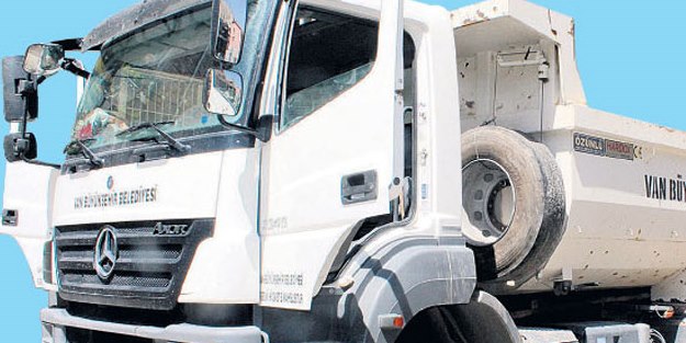 Belediyeye ait araçtan bomba çıktı