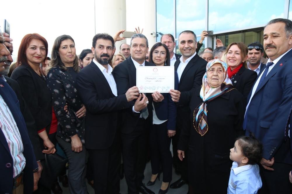 Belen Belediye Başkanı Gül mazbatasını aldı görevi devraldı 