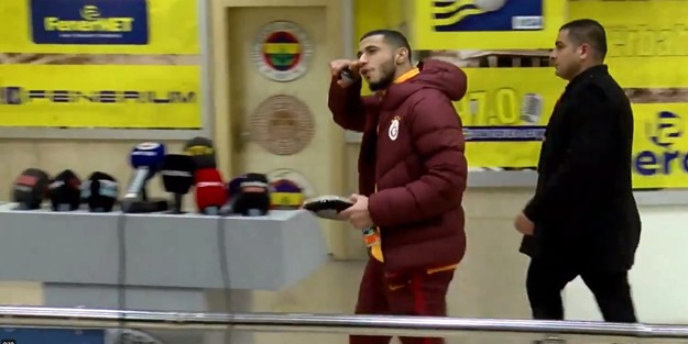 Galatasaraylı Belhanda'dan Fenerbahçe taraftarını kızdıracak hareket!