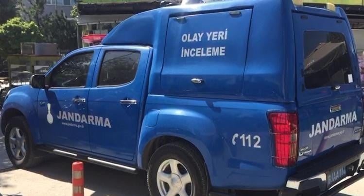 Belinden çıkardığı silah ateş aldı: 1 yaralı 