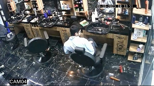 Belki ilk kez izleyeceksiniz! Yere düşen spreyi görünce çok şaşıracaksınız