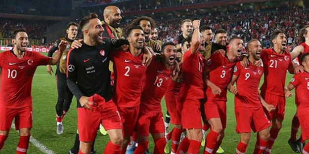 Belli oldu: Türkiye için büyük tehlike artık orada: A Milli Futbol Takımı’nın FIFA sıralaması belli oldu