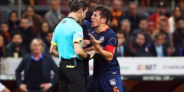 Belözoğlu, hakemin üstüne yürüdü