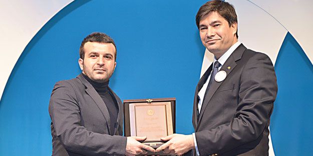 Bem-Bir-Sen’den Akit’e büyük ödül