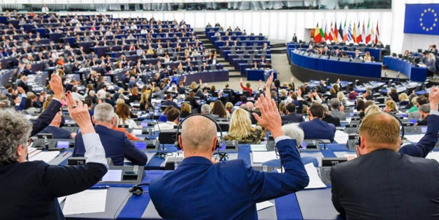 Bencil AB kendine gelince hızlı çıktı! Bir saat içinde kaldırılacak