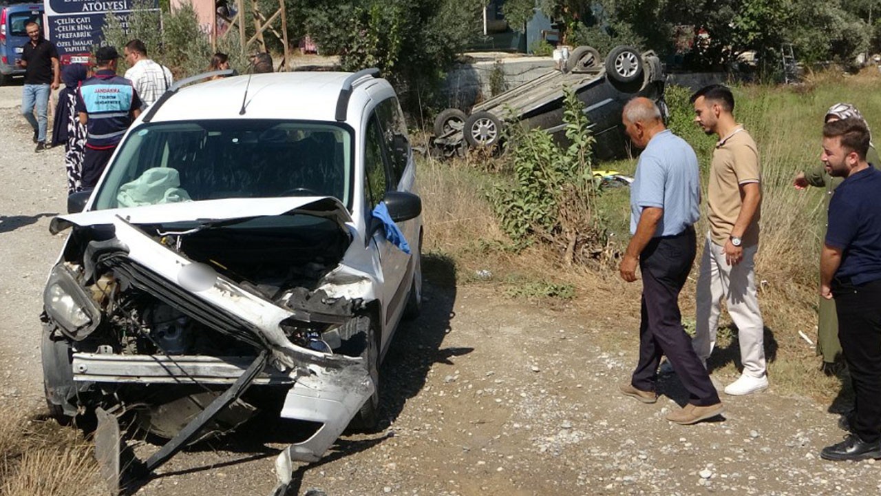 Benim ben, kuzen! Çarpışıp takla atan iki araçtaki sürücüler kuzen çıktı