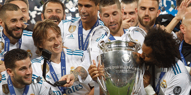 Benzema, Rabia işaretiyle geceye damga vurdu