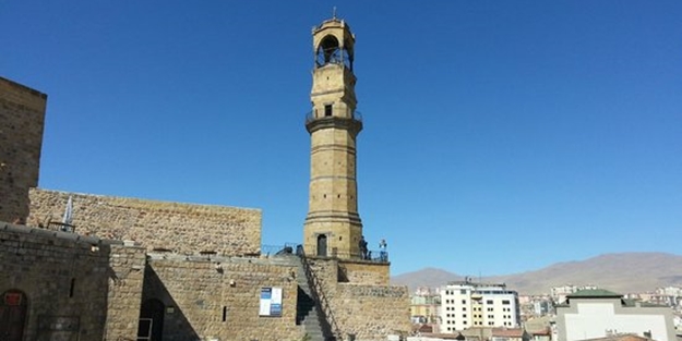 Benzersiz bir yapı: Niğde Saat Kulesi