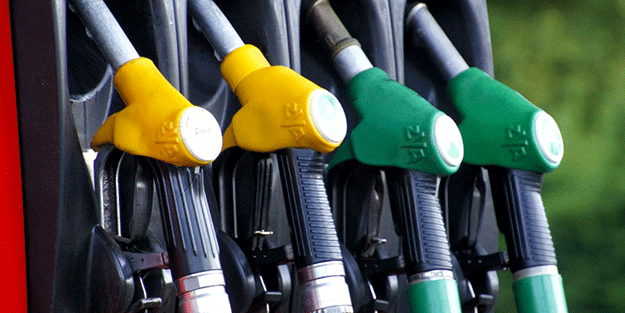 Benzin fiyatı görülmemiş rekora imza attı! Petrol zengini ne yapacağını şaşırdı