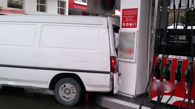 Benzin istasyonunda facianın eşiğinden dönüldü