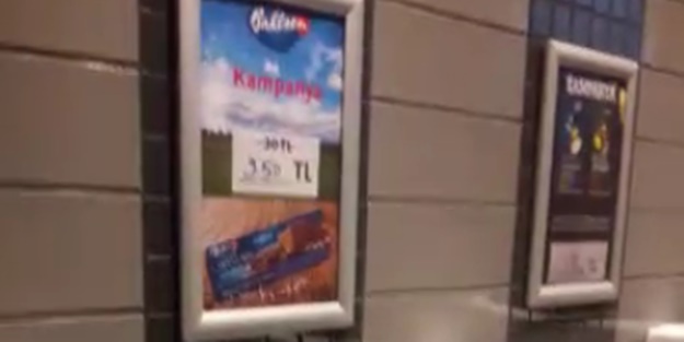 Benzin istasyonunun tuvaletinde bisküvi reklamı!