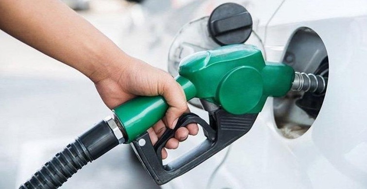 Benzine 28, motorine ise 20 kuruş indirim tahmin ediliyor