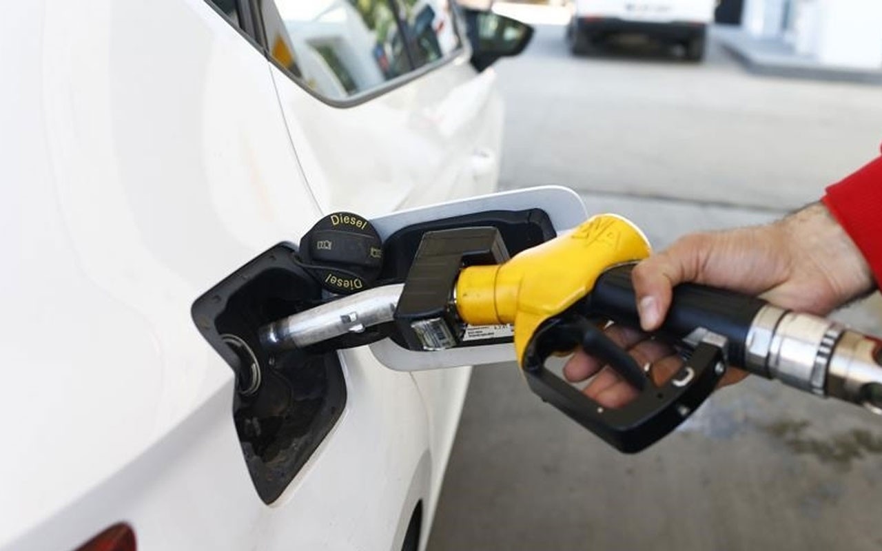 Benzine bu gece büyük indirim geliyor! Bakın yeni fiyat ne olacak