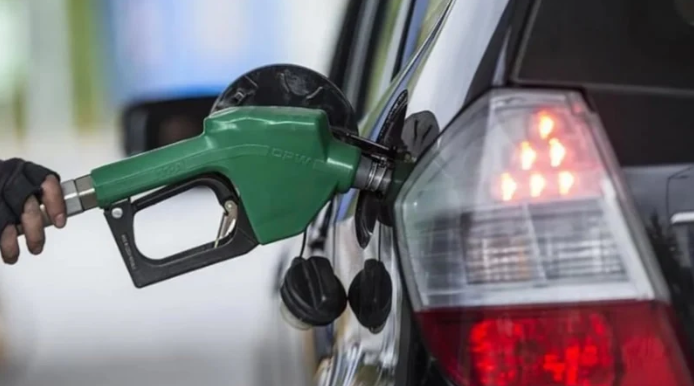 Benzine peş peşe zam! Gece yarısı tabelalar yine değişecek