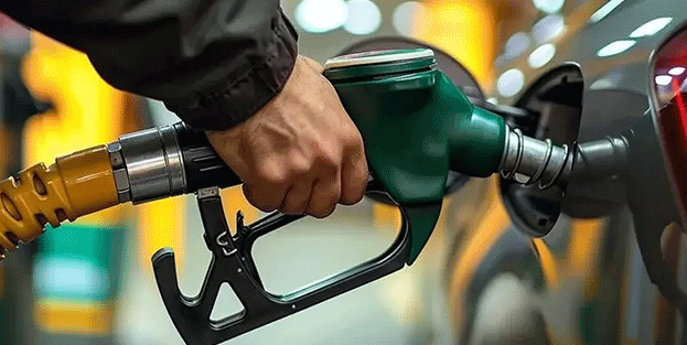 Benzine zam mı geliyor?