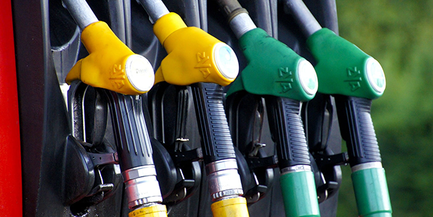 Benzine zam, motorine indirim geliyor! Dizel araç sahipleri gece yarısını beklesin, büyük indirim