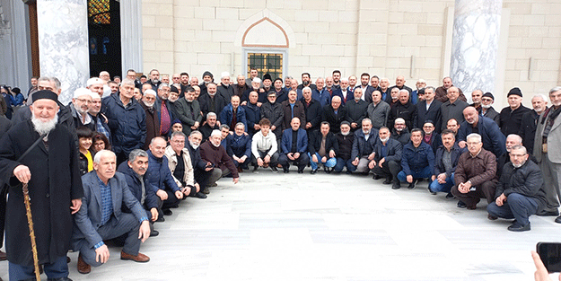 Üsküdar'da depremde hayatını kaybedenler için hatm-i şerif duası!