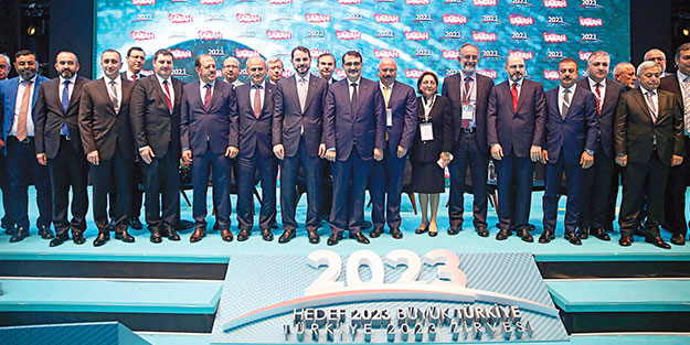 Berat Albayrak: Türkiye’yi büyütmekle mükellefiz