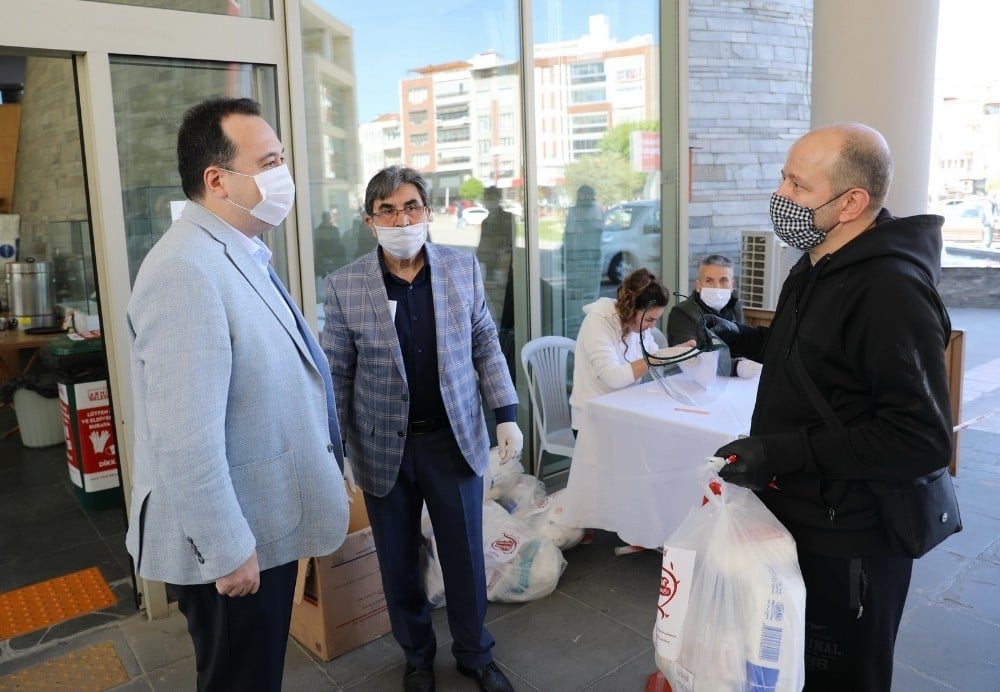 Berber ve kuaförlerin imdadına Akhisar Belediyesi yetişti 