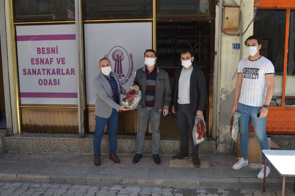 Berberlere malzeme yardımı 