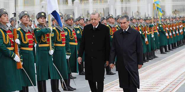 Berdimuhamedov, Erdoğan'ı resmi törenle karşıladı