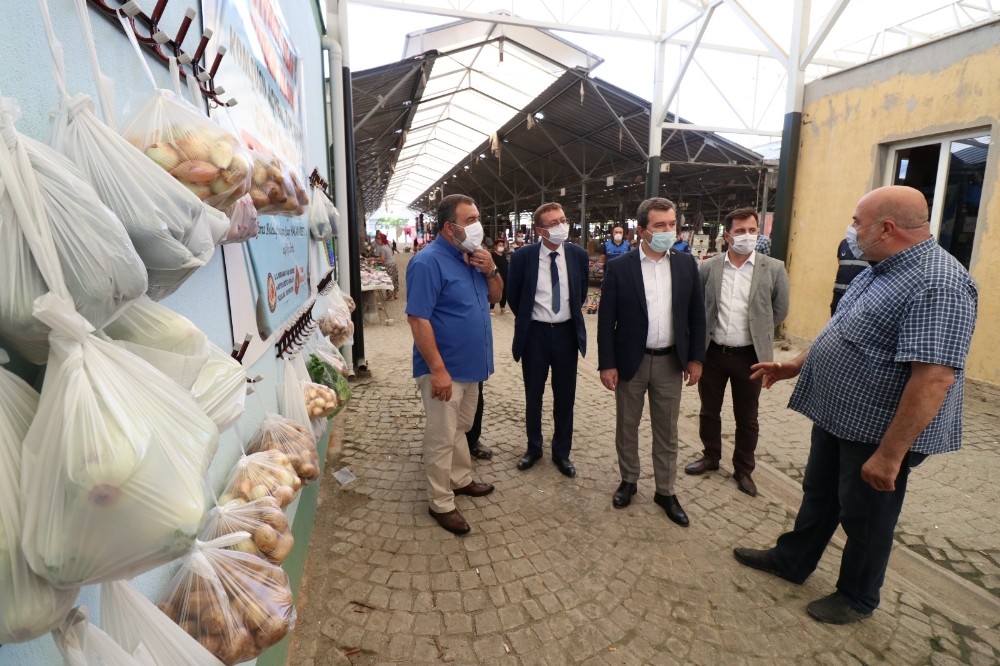 Bergama pazarında askıda ürün uygulaması 