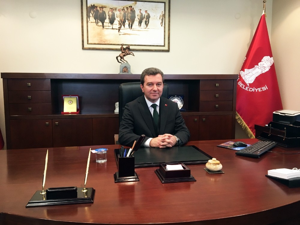 Bergama’da Hakan Koştu göreve başladı 