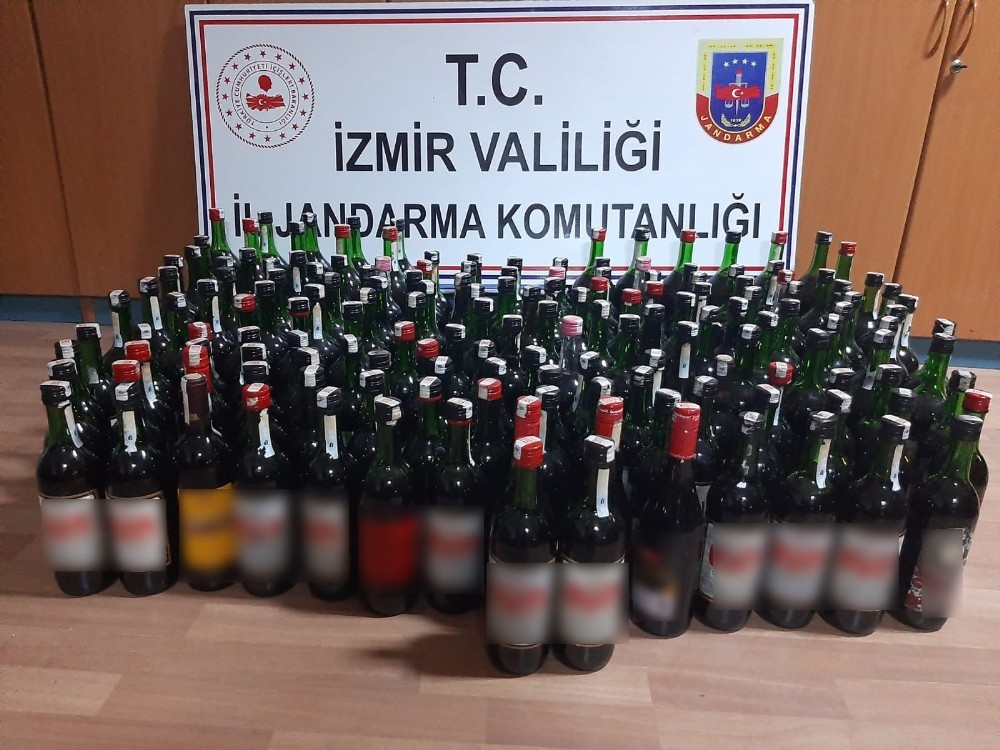 Bergama’da kaçak şarap operasyonu 