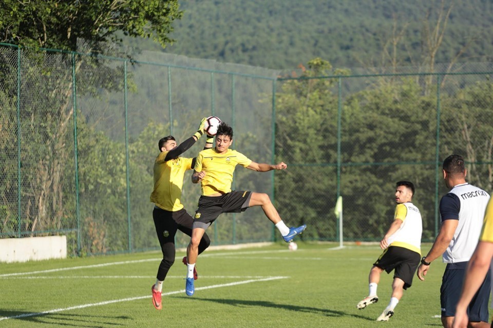Berk, Adana Demirspor’a Ertaç Gençlerbirliği’ne 