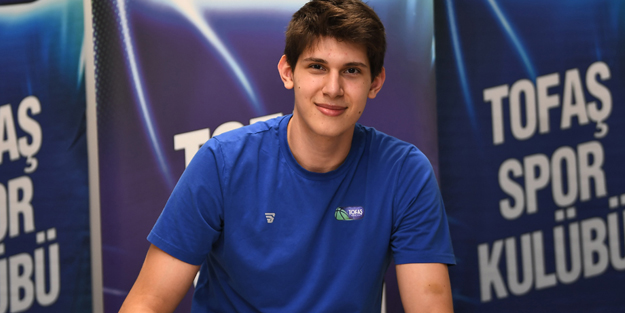 Berke Büyüktuncel plaketle ödül aldı! Berke Büyüktuncel kimdir, nerelidir? Berke Büyüktuncel boyu kaç?