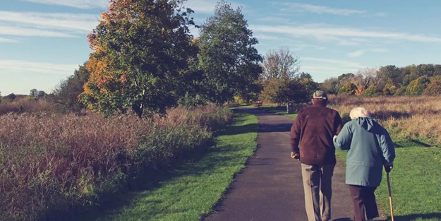 Çarpıcı araştırma! İnsanlar yaşlılığın eskiye göre daha geç başladığını düşünüyor