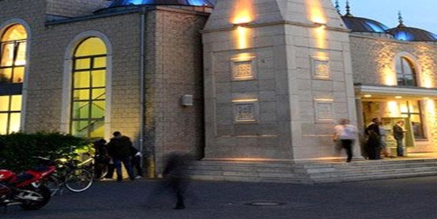 Berlin'de 50 yıllık Mescid kapatılmak isteniyor!