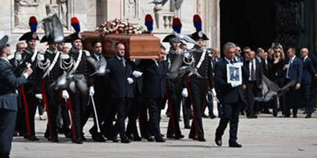 Berlusconi için Milano'da cenaze töreni! Naaşı yakılacak, külleri villasında saklanacak